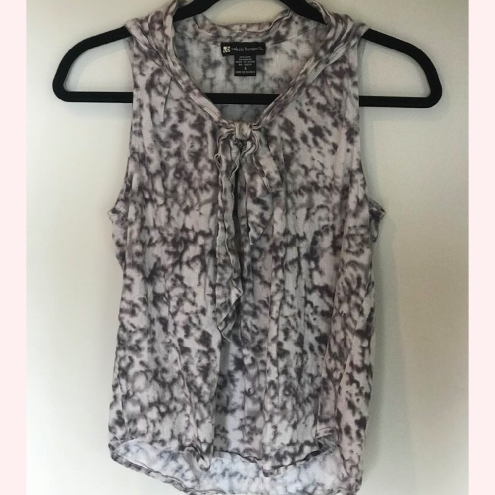 Cute printed sleeveless shirt